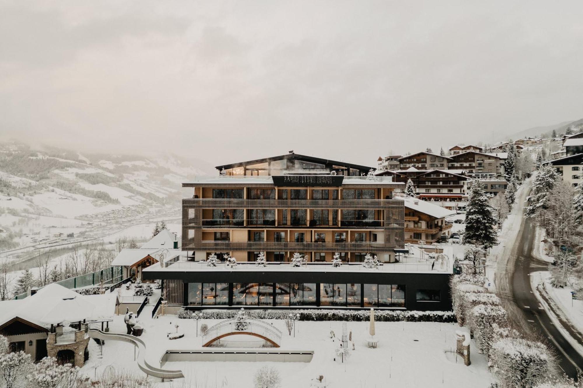 Hotel Berghof - St Johann In Salzburg Санкт Йохан им Понгау Екстериор снимка