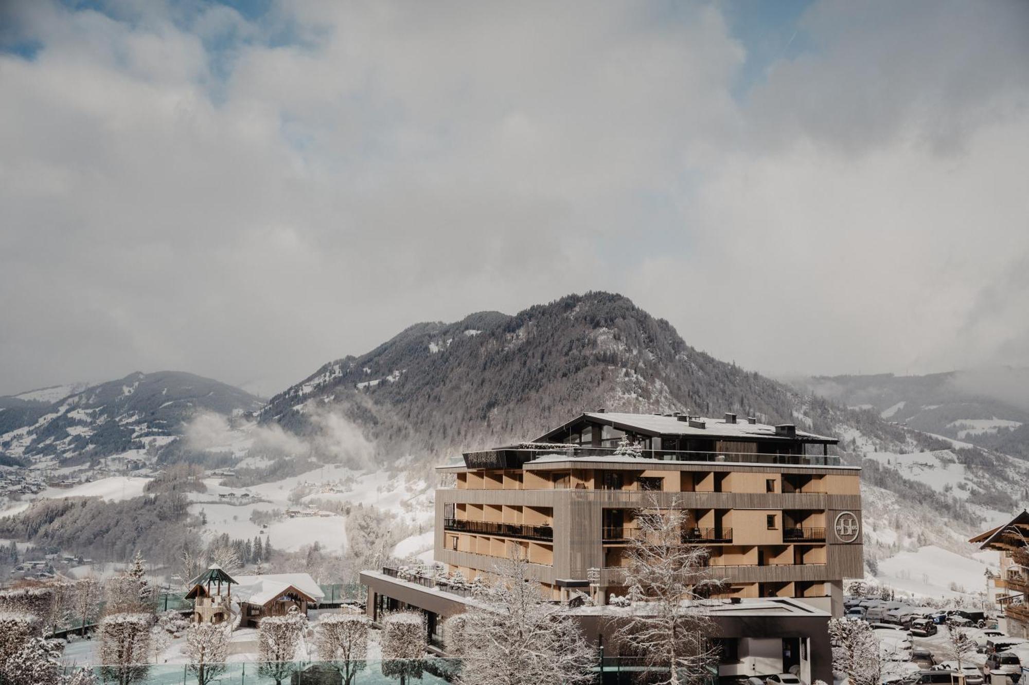 Hotel Berghof - St Johann In Salzburg Санкт Йохан им Понгау Екстериор снимка